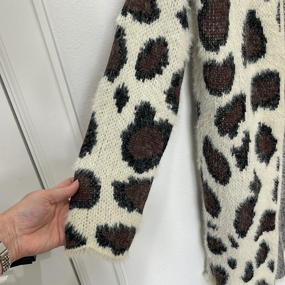 🔥LAST ONE Fuzzy Animal Print Open Front Cardigan - Picture 6 of 8